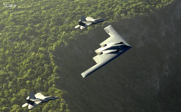 تصاویری نادر از B-2 و F-22